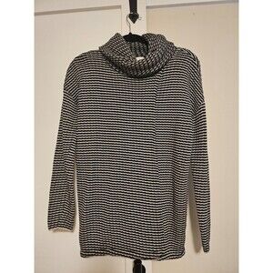 Cabi Fergie Cowl Overlap Sweater Blogger Favorite. Size Small. Black/White.